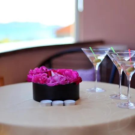 Dalmatino פאקוסטאן