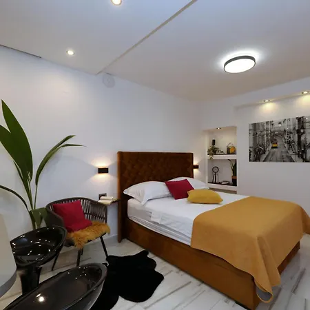 Apartment Dalmatino *