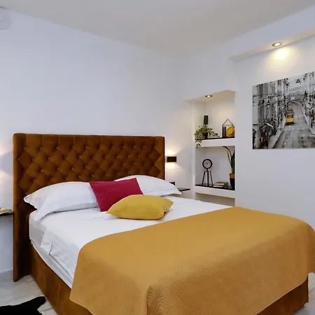 Apartment Dalmatino *