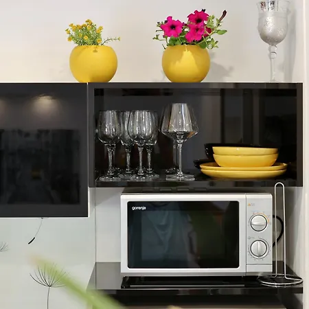 Dalmatino Apartment *