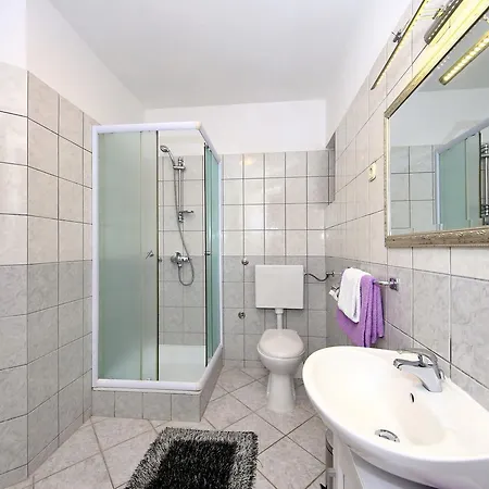 Dalmatino アパート Pakoštane