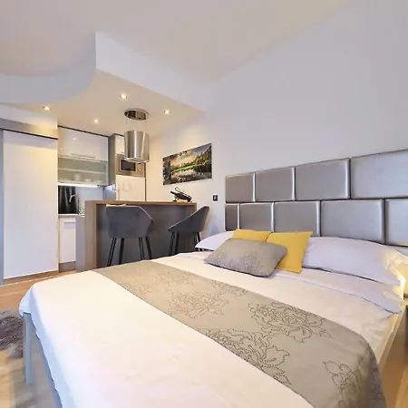 Dalmatino 아파트 파코스탄