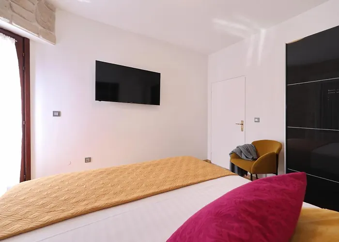 Dalmatino Пакоштане