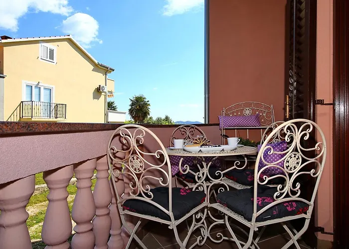 Апартаменты Dalmatino *