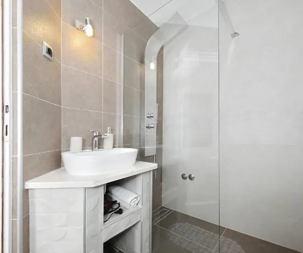 Dalmatino Пакоштане