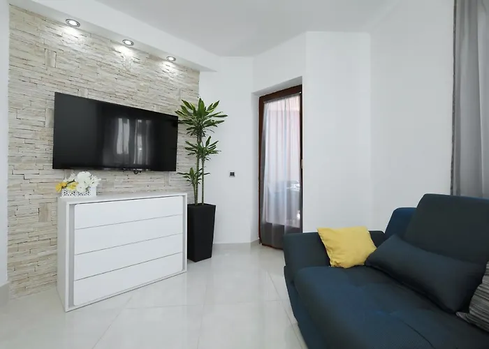 Апартаменты Dalmatino *